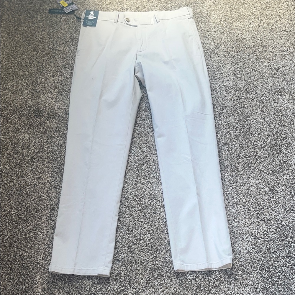 Hart Schaffner Marx Men's Light Gray Chinos